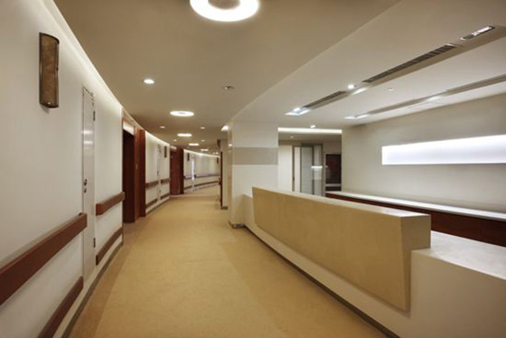 采用水蜜桃视频在线观看防火板装修的香港大学深圳医院廊道